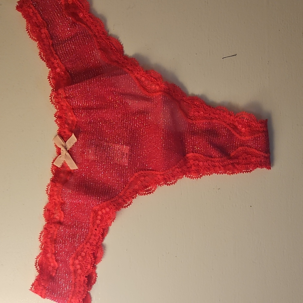 Victoria's Secret POUT Thong